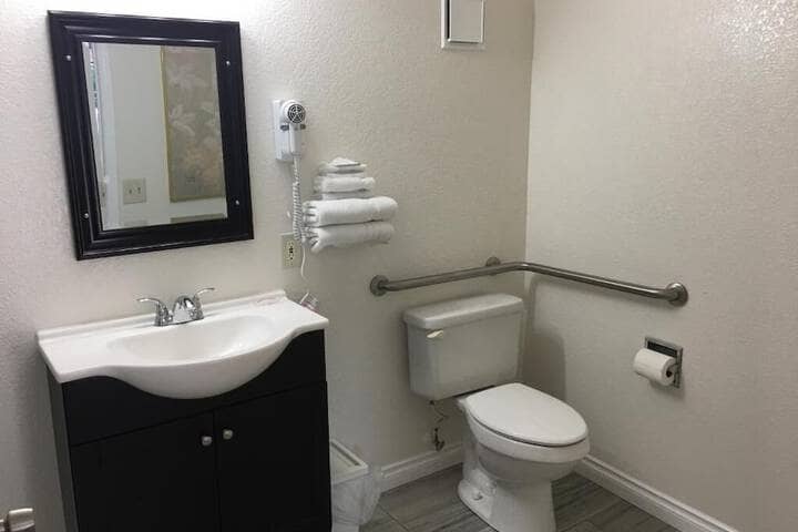Room 13 of 29