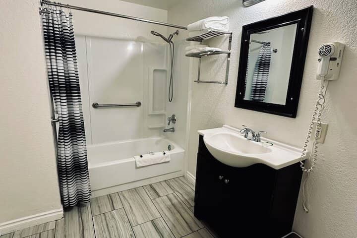 Room 17 of 29