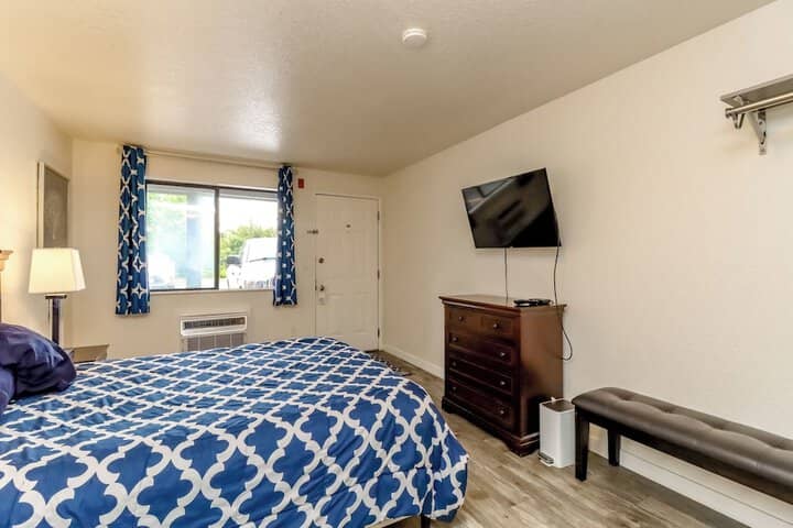 Room 9 of 29